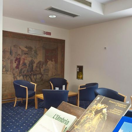 City Hotel & Suites Foligno Kültér fotó