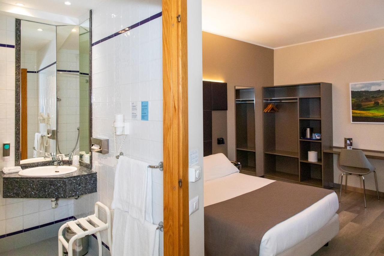 City Hotel & Suites Foligno Kültér fotó