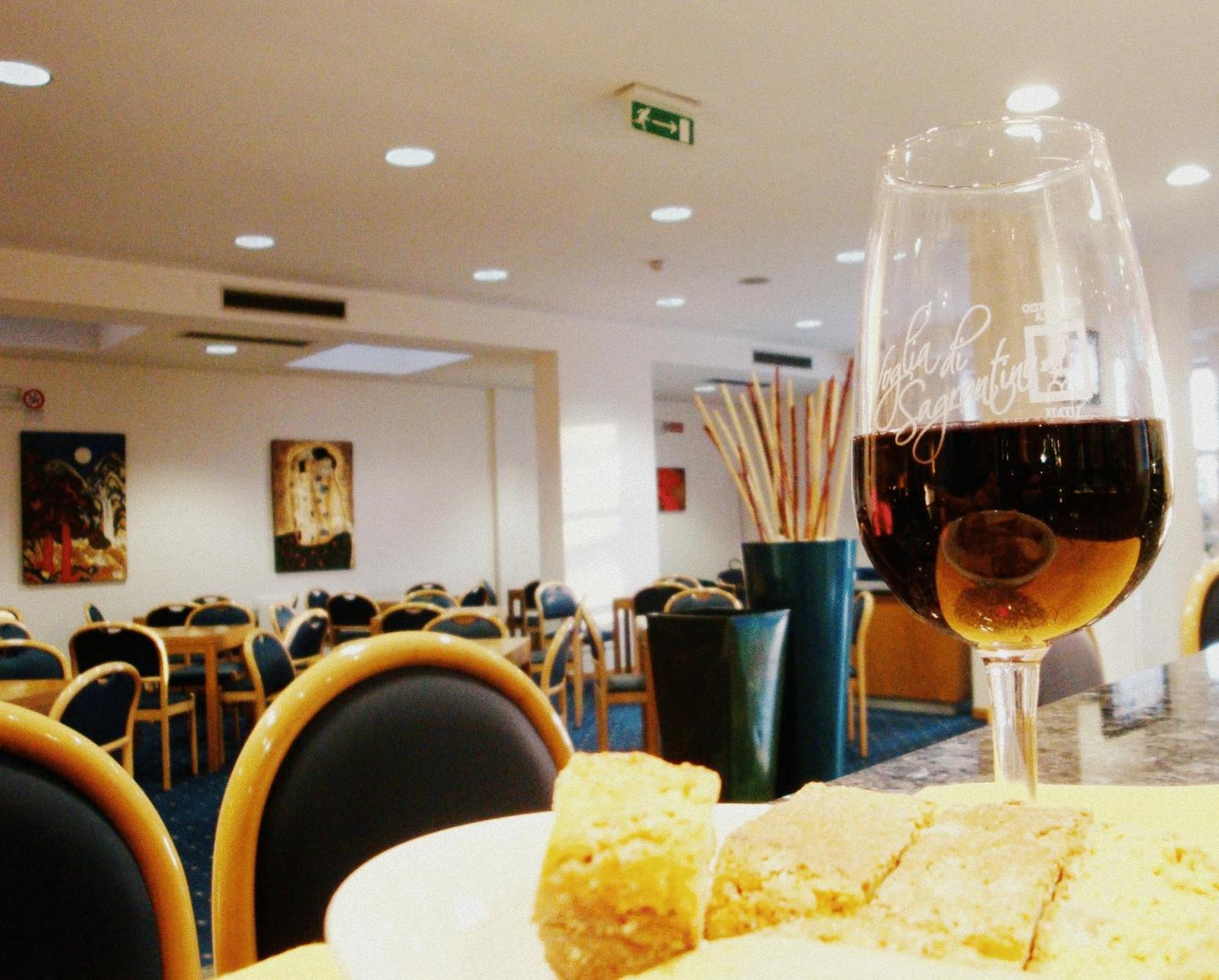 City Hotel & Suites Foligno Kültér fotó