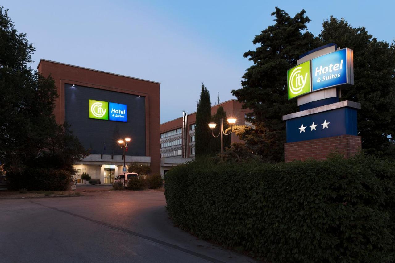 City Hotel & Suites Foligno Kültér fotó